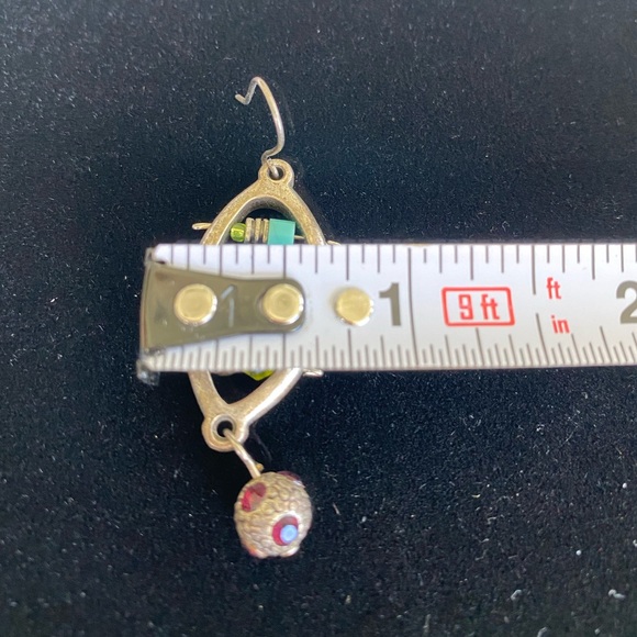 π$3 bundled - 4 Pairs of Dangle Earrings - Picture 6 of 9